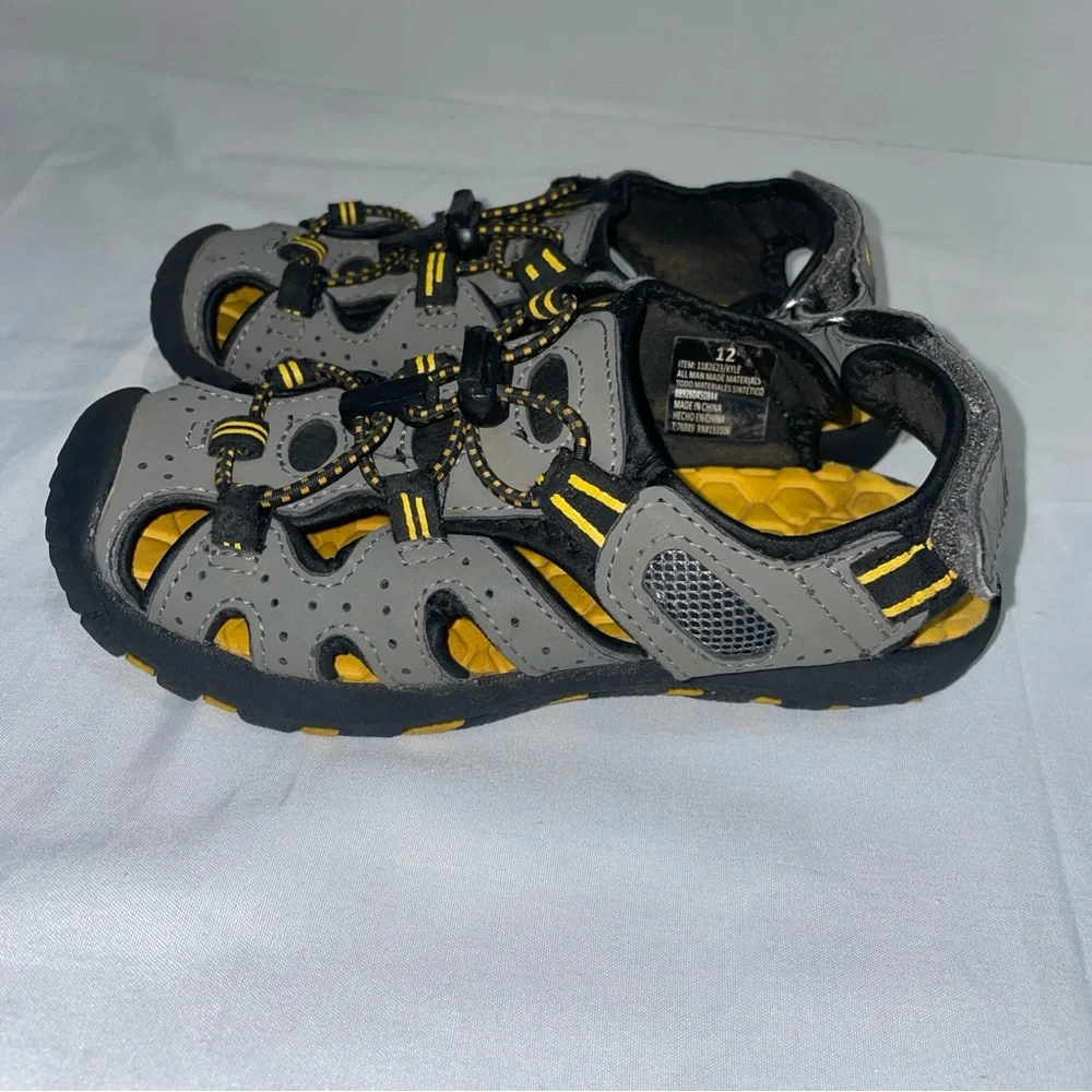 Khombu Kyle Boys Grey Yellow Closed Toe Water Sandals Size 12 Outdoor Hiking
